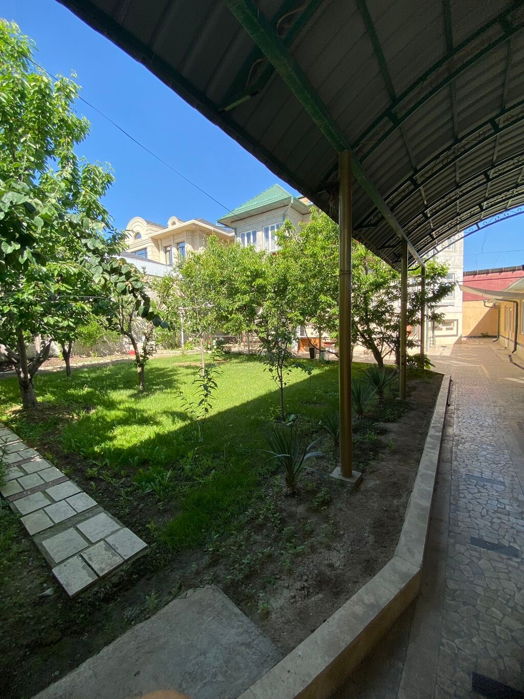Продается шикарный 3-х этажный дом в элитном районе Гос Резиденция: фото 1