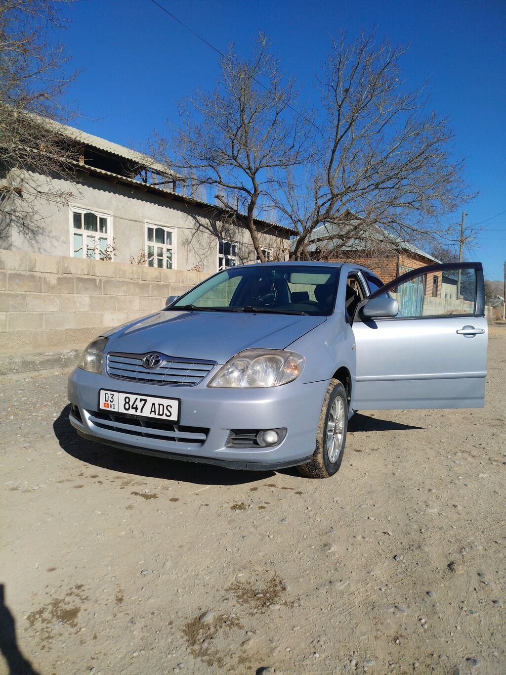 Toyota Corolla: 2004 г., Механика, Бензин, Седан: фото 4