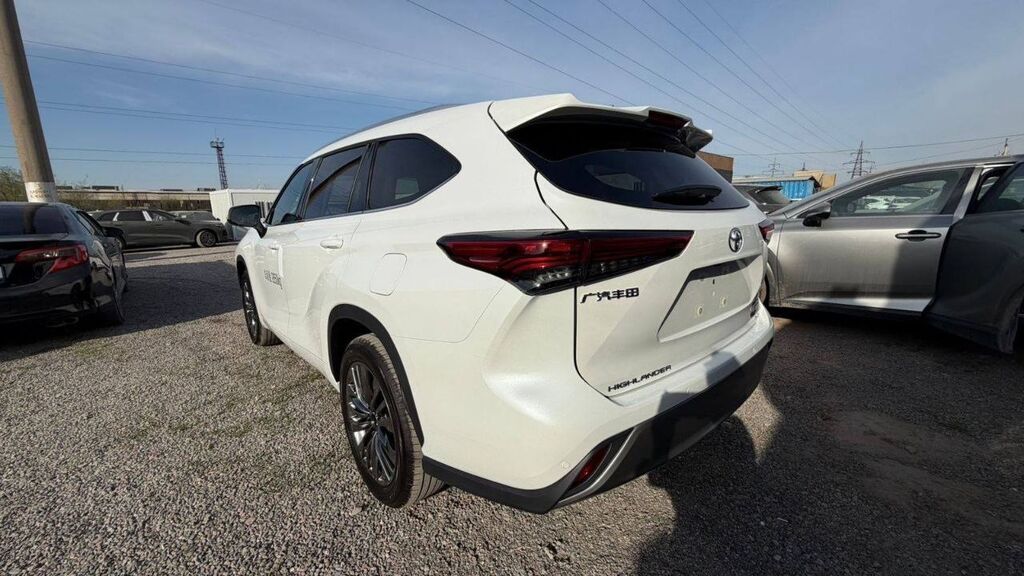 Toyota Highlander: 2026 г., 2 л, Автомат, Бензин, Внедорожник: фото 3