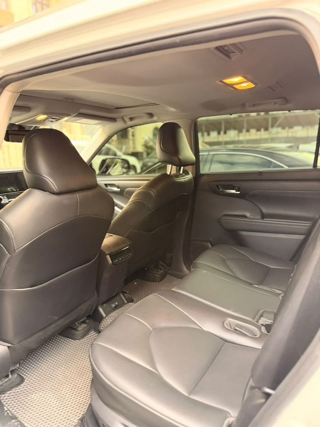 Toyota Highlander: 2021 г., 2.5 л, Автомат, Гибрид, Кроссовер: фото 3