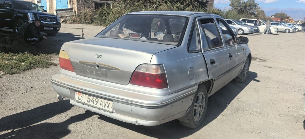 Daewoo Nexia: 2003 г., Механика, Бензин, Седан: фото 4