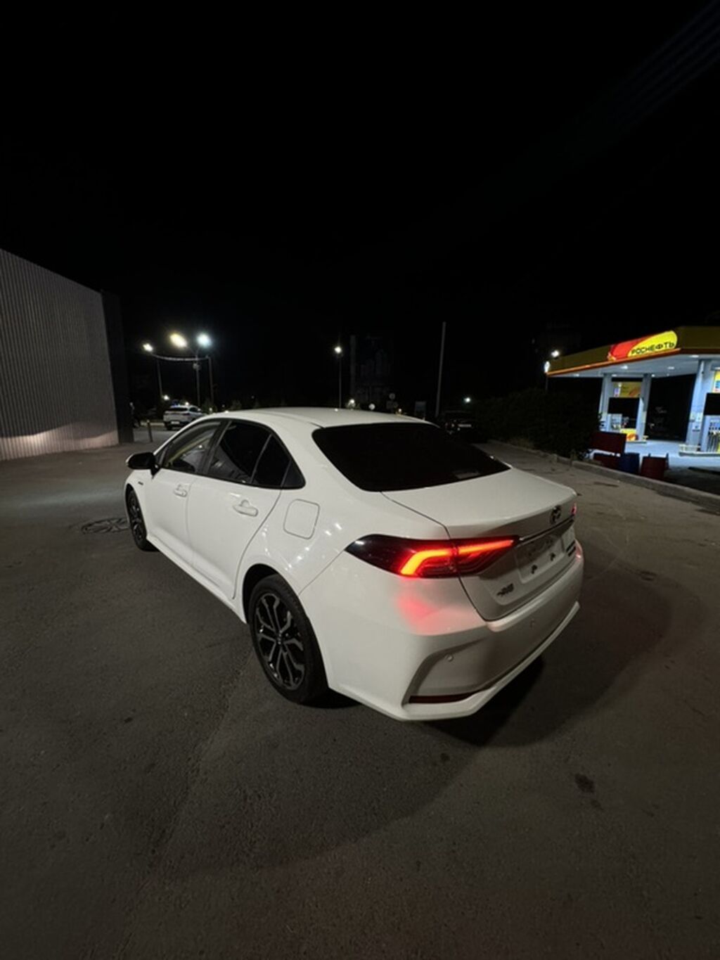 Toyota Corolla: 2022 г., 1.8 л, Автомат, Гибрид, Седан: фото 7