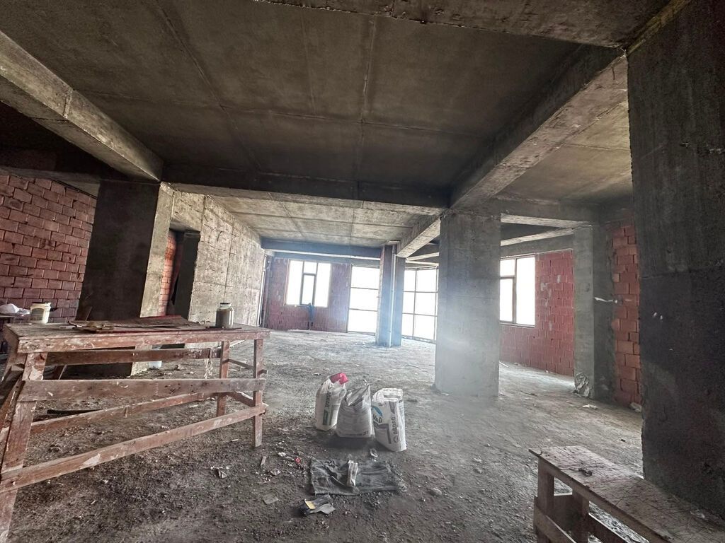 4 otaqlı, Yeni tikili, 218 kv. m