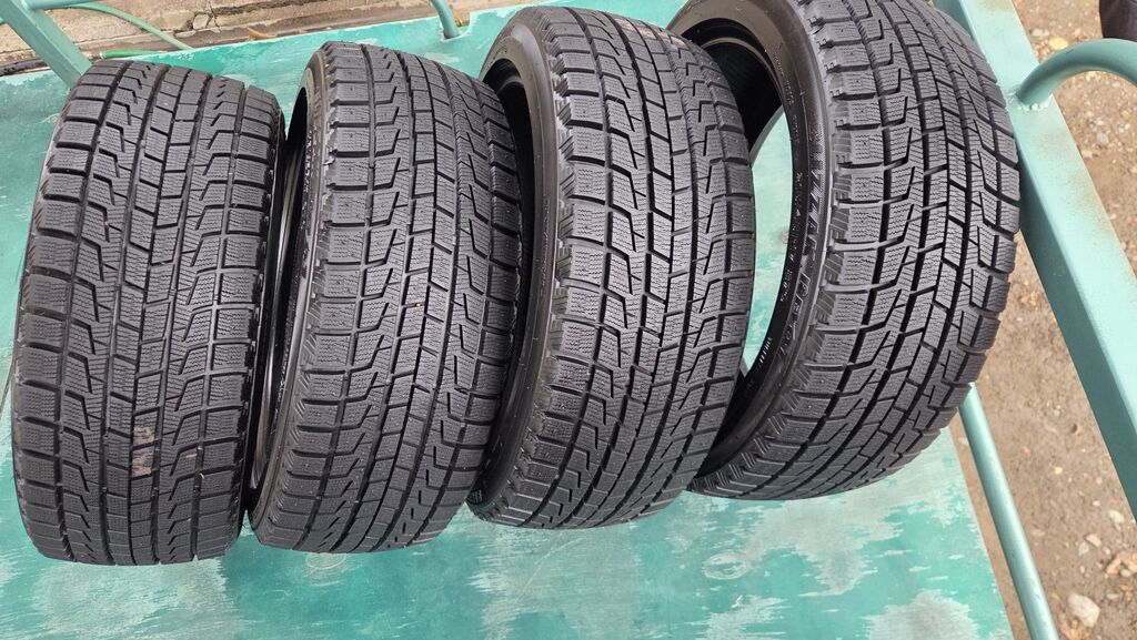 Комплект зимних шин Bridgestone Blizzak Revo1 - Размер: 215/45 R17 -: фото 2