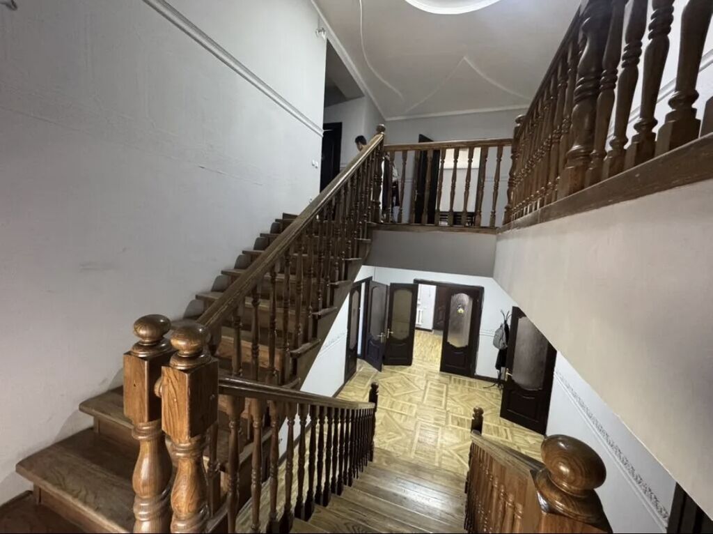 600 м², 12 комнат, Юг-2 мкр: фото 6