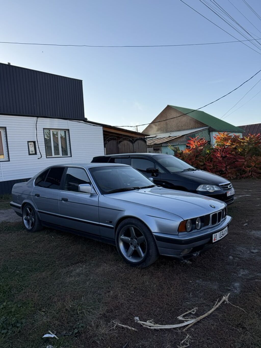 BMW 5 series: 1989 г., 3 л, Механика, Бензин, Седан: фото 1
