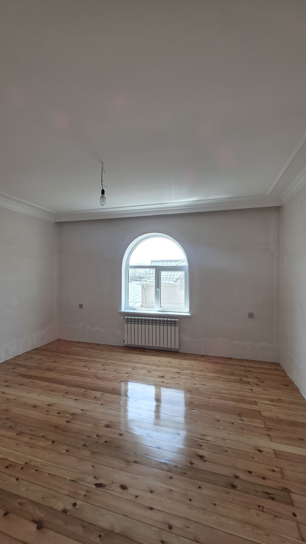 6 otaqlı, 205 kv. m, Yeni təmirli
