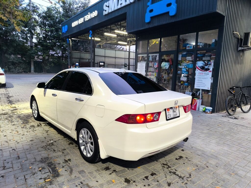Honda Accord: 2004 г., 2 л, Автомат, Бензин, Седан: фото 7