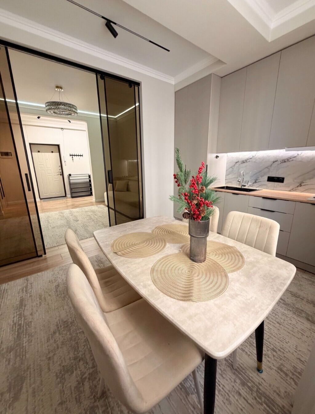 2 комнаты, 60 м², Кара-Жыгач ж/м Элитка, 2 этаж, Дизайнерский ремонт: фото 2