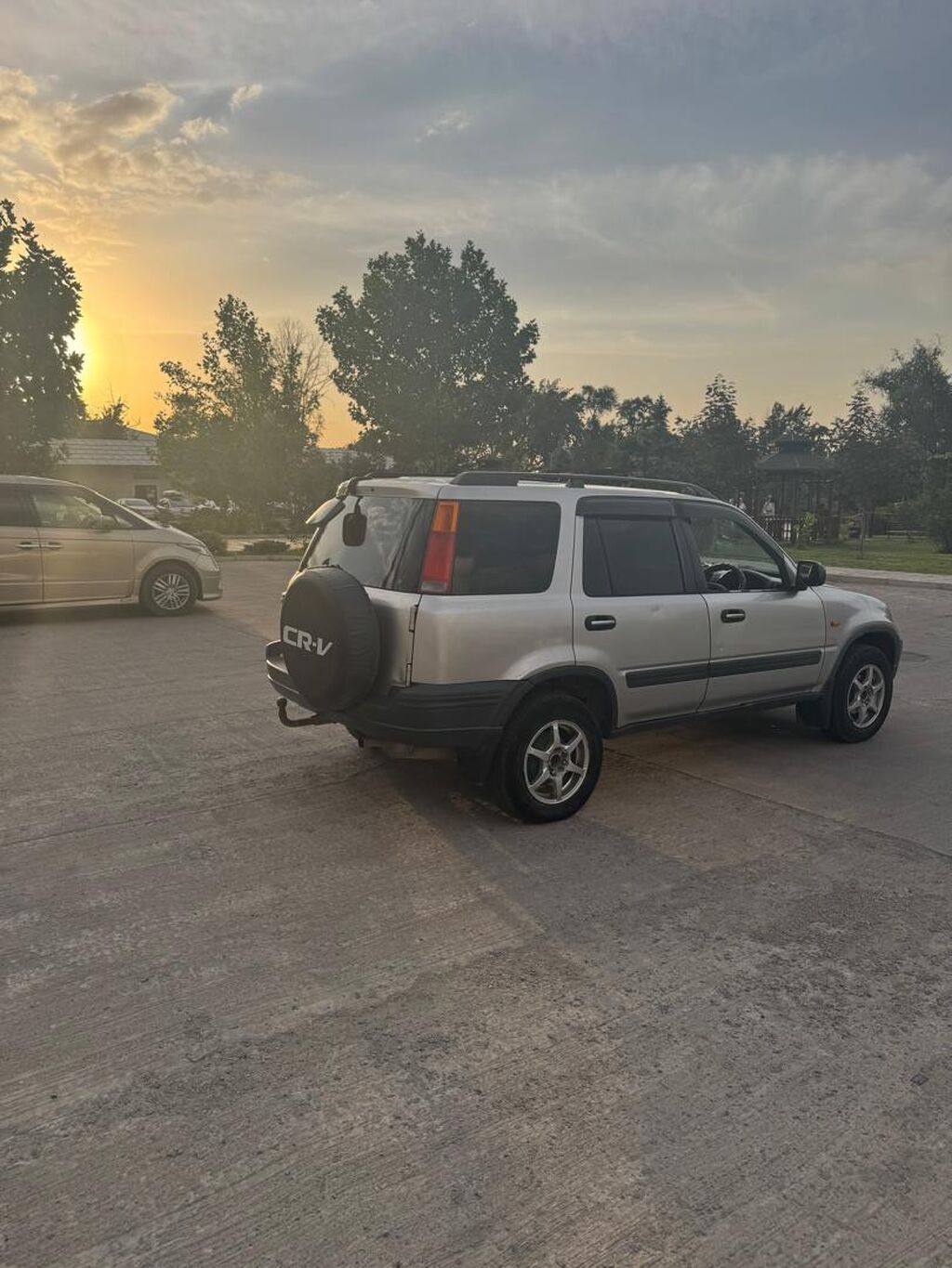 Honda CR-V: 1996 г., 2 л, Автомат, Бензин, Кроссовер: фото 2