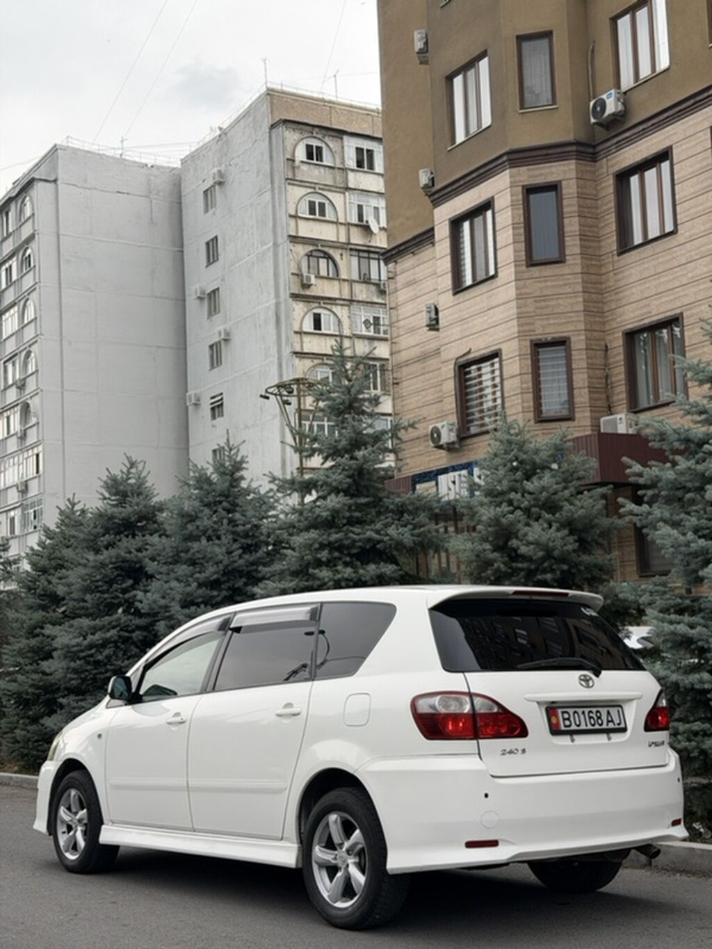 Toyota Ipsum: 2004 г., 2.4 л, Автомат, Бензин, Минивэн: фото 4