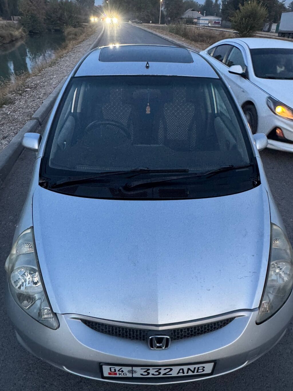 Honda Fit: 2003 г., 1.5 л, Автомат, Хэтчбэк: фото 4