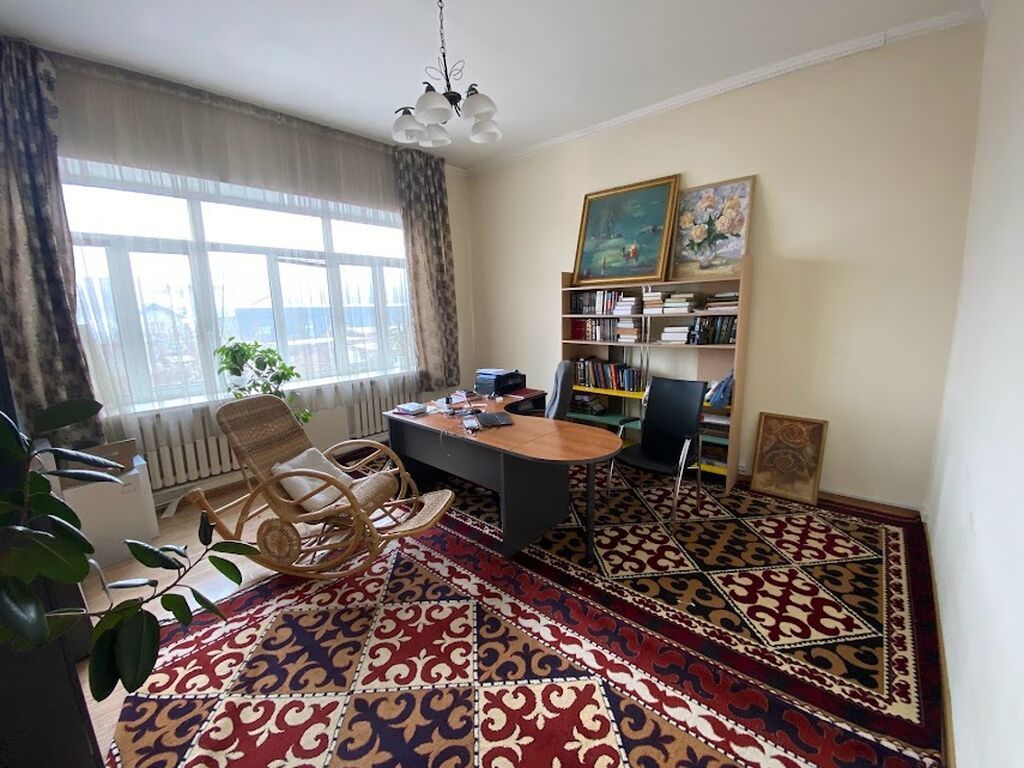 6 комнат и более, 320 м², 5 соток, Бишкек, Церковь Собственник: фото 1
