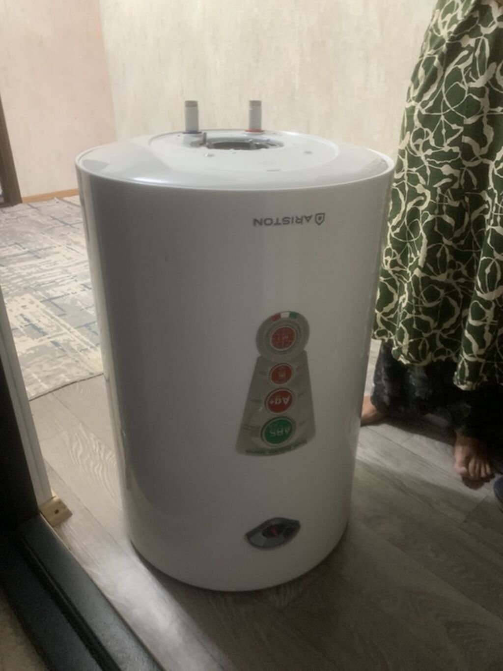 Накопительный водонагреватель Объем бака: 80 л, Ariston, Электрический, Предохранительный клапан, Б/у: фото 1