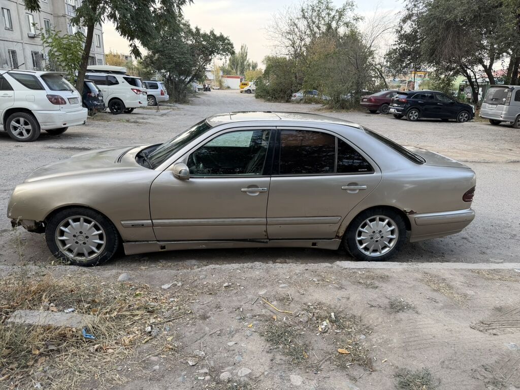 Mercedes-Benz E-Class: 2000 г., 2.2 л, Автомат, Дизель, Седан: фото 8