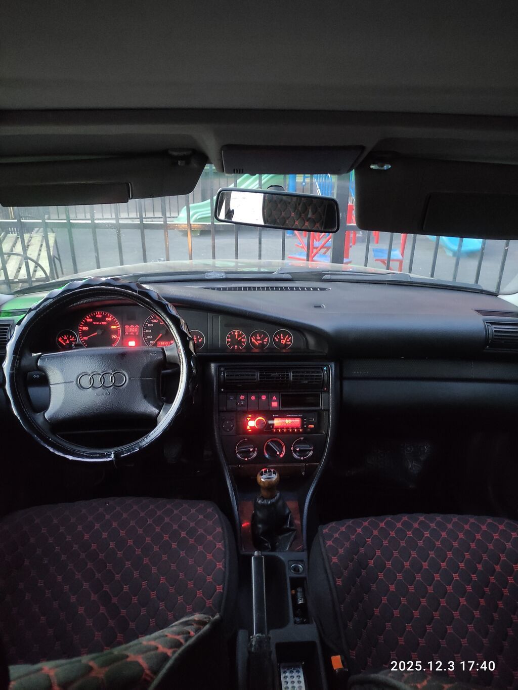 Audi A6: 1995 г., 2 л, Механика, Бензин, Седан: фото 4