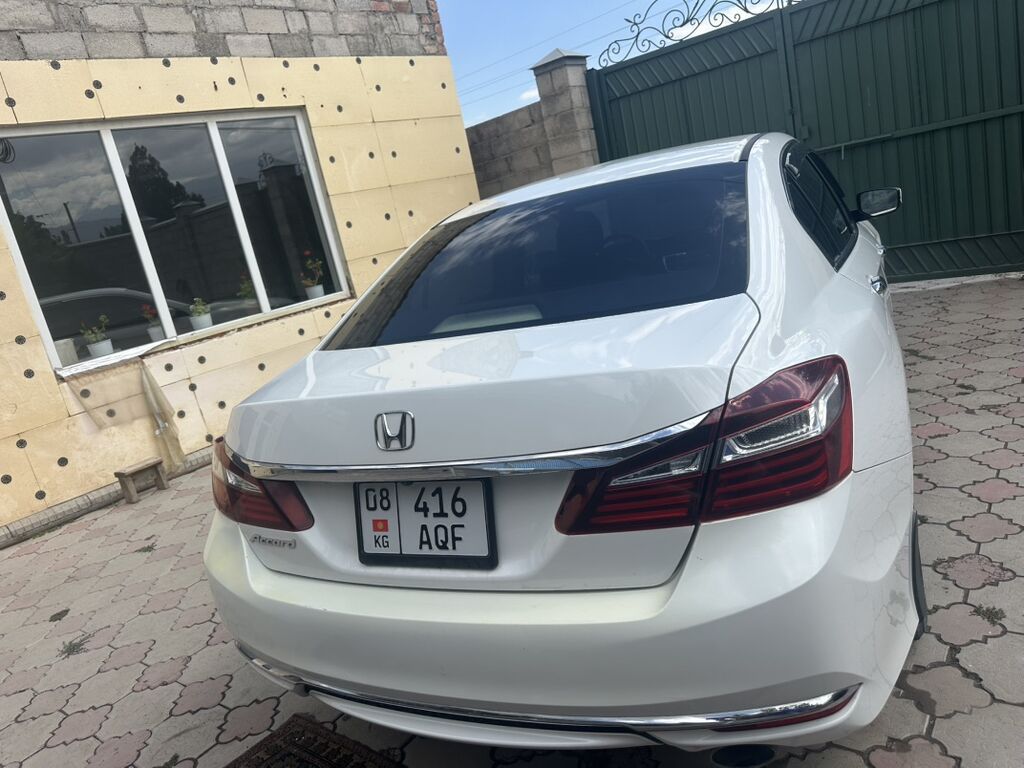 Honda Accord: 2017 г., 2.4 л, Вариатор, Бензин, Седан: фото 2
