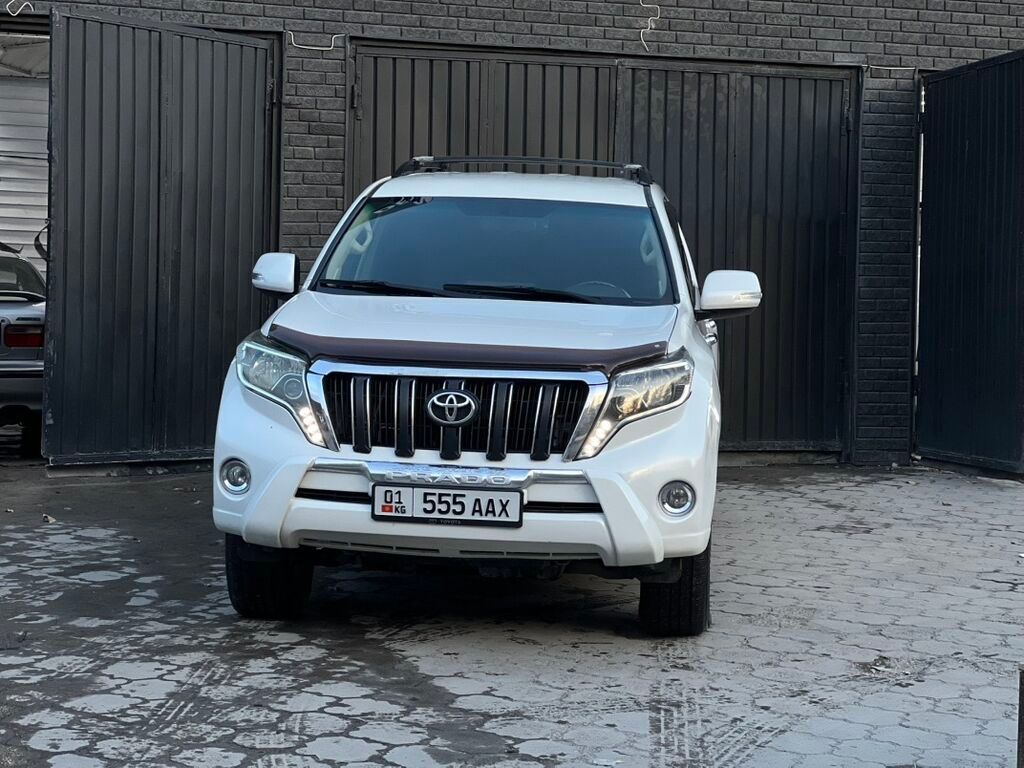 Toyota Land Cruiser Prado: 2010 г., Автомат, Внедорожник: фото 7