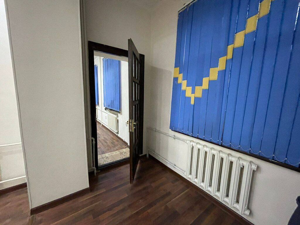 Сдаю Офис целиком: IT-компания, 54 м², С ремонтом, С высокими потолками