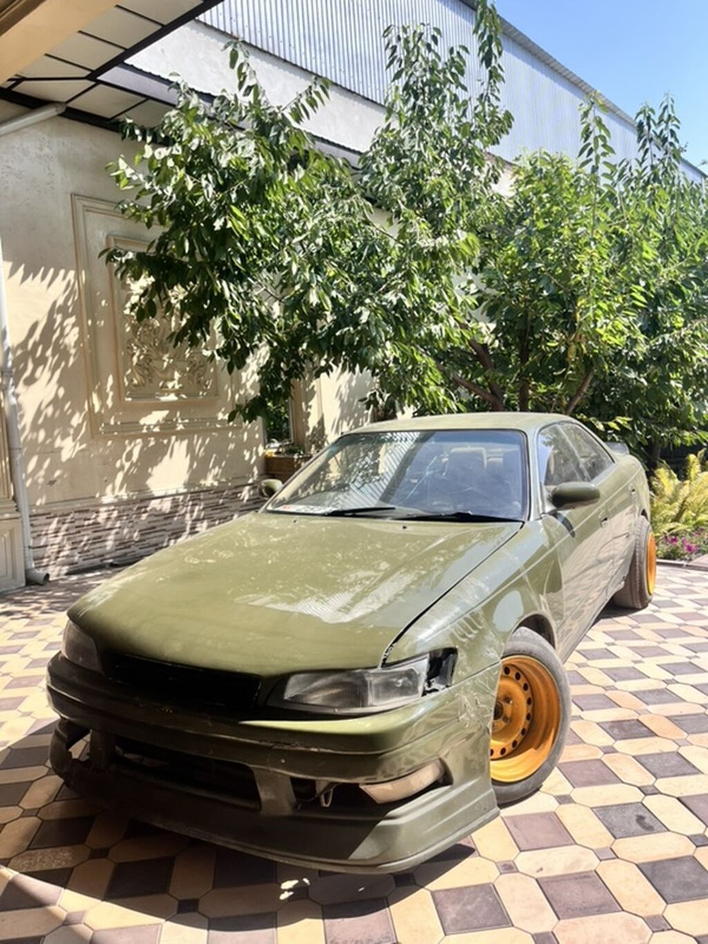 Тойота марк 2 jzx90 В машине шумка, колонки, выворот Полностью на: фото 1