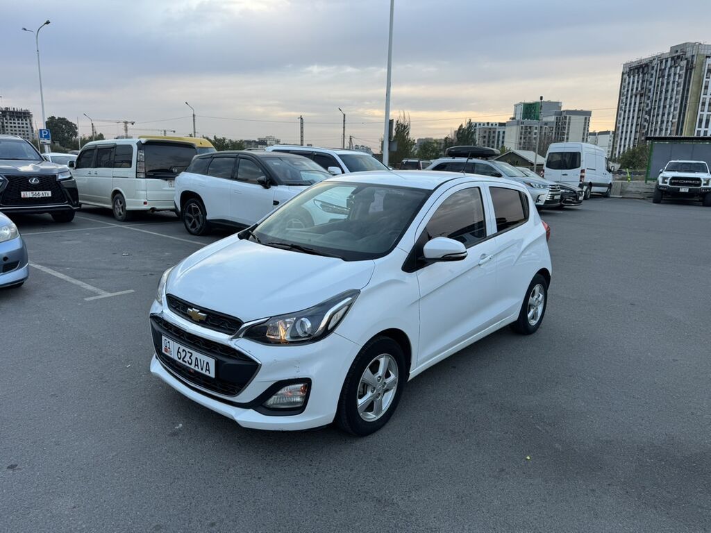 Chevrolet Spark: 2018 г., 1 л, Вариатор, Бензин, Хэтчбэк: фото 3
