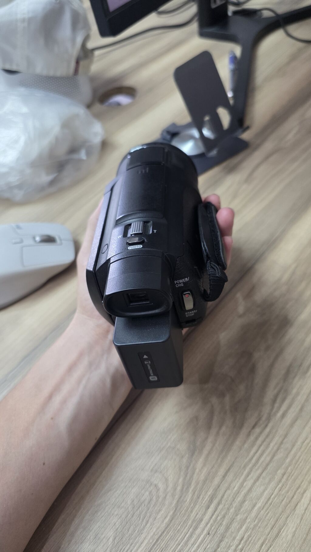 Видеокамера Sony Handycam FDR‑AX53 4K Продаю в связи тем, что камера: фото 3