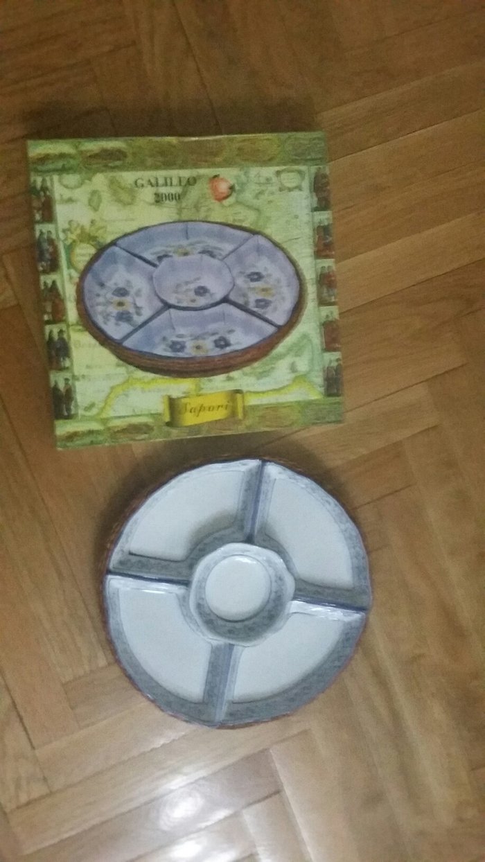 Ostali: Odlican set od 5 cinija u pletenoj korpi ,malo je ostecena kutija na lalafo.rs Odlican set od 5 cinija u pletenoj korpi ,malo je ostecena kutija - Beograd