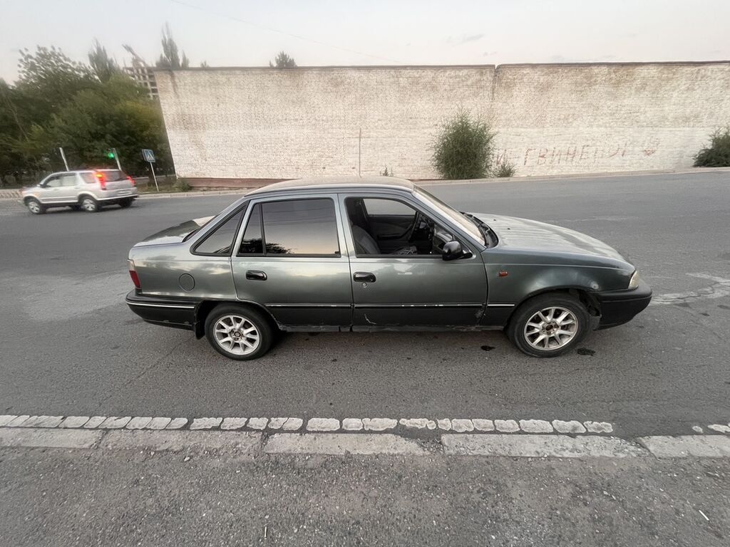 Daewoo Nexia: 2004 г., Бензин, Седан: фото 2