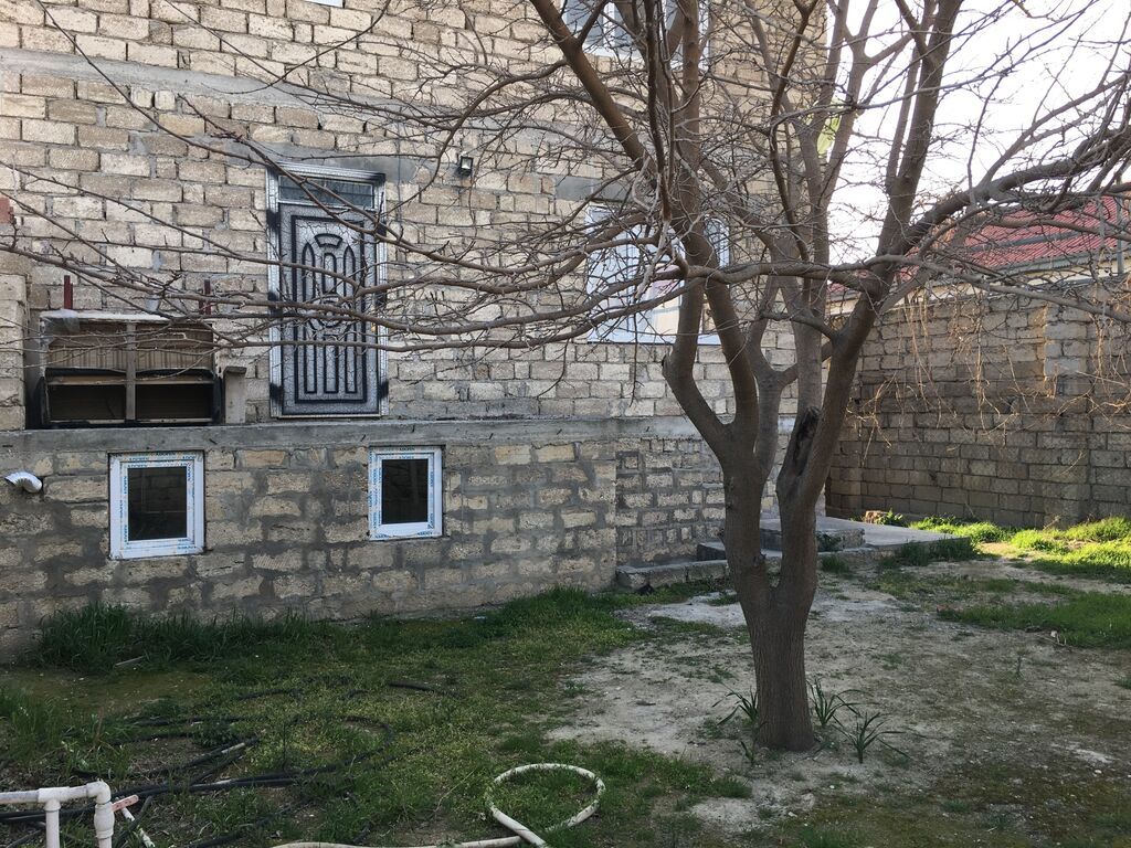 Binə 6 otaqlı, 370 kv. m, Təmirsiz