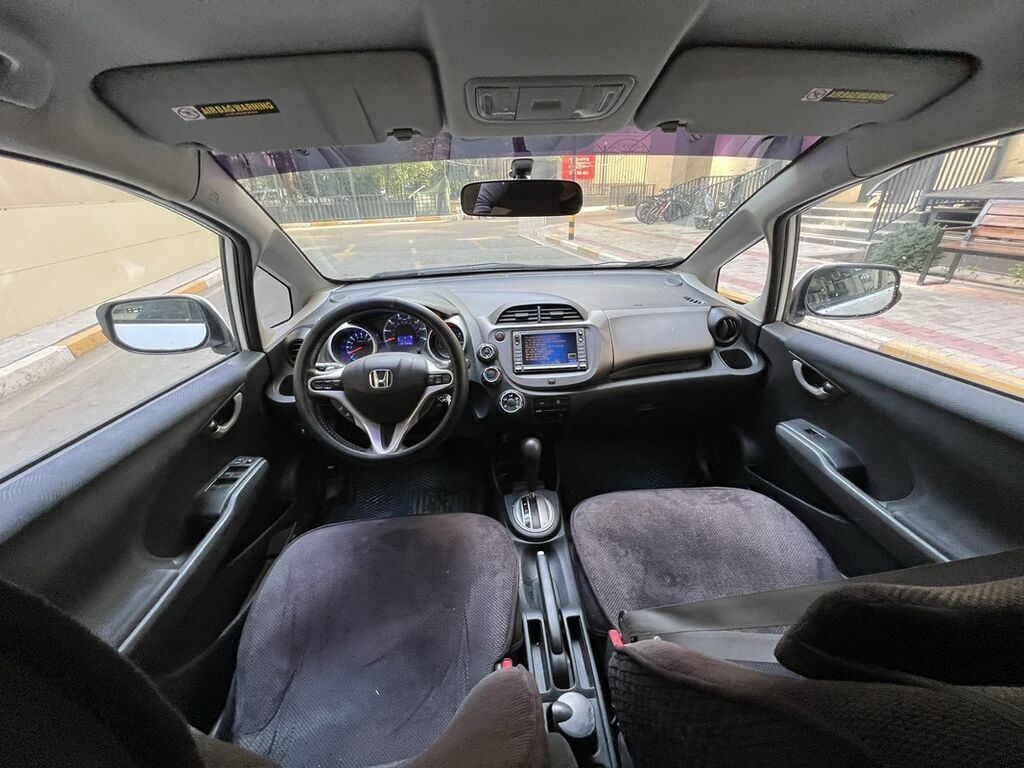 Honda Fit: 2011 г., 1.5 л, Вариатор, Бензин, Хэтчбэк: фото 5
