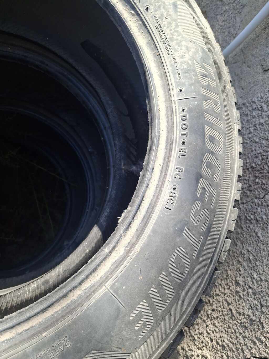 Комплект зимних 4 шт. шин Bridgestone Blizzak DM-V2 - Размер: 225/60: фото 2