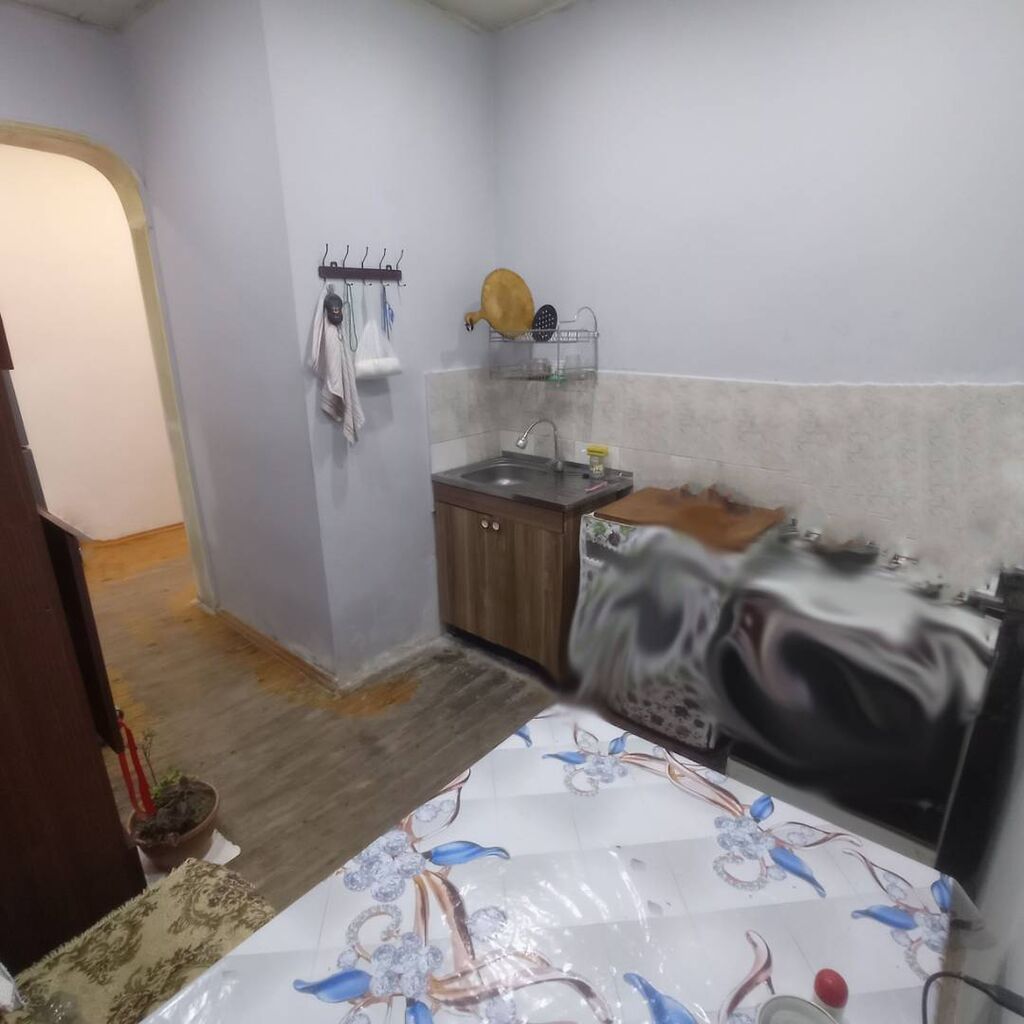 Binəqədi qəs. 5 otaqlı, 110 kv. m, Orta təmir