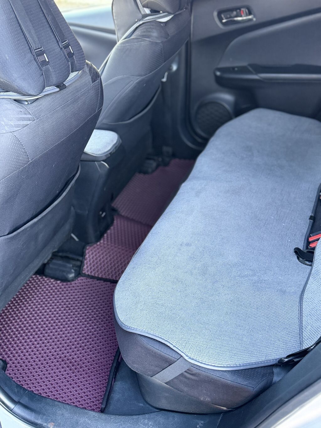 Toyota Prius: 2018 г., 1.8 л, Вариатор, Гибрид, Лифтбек: фото 8