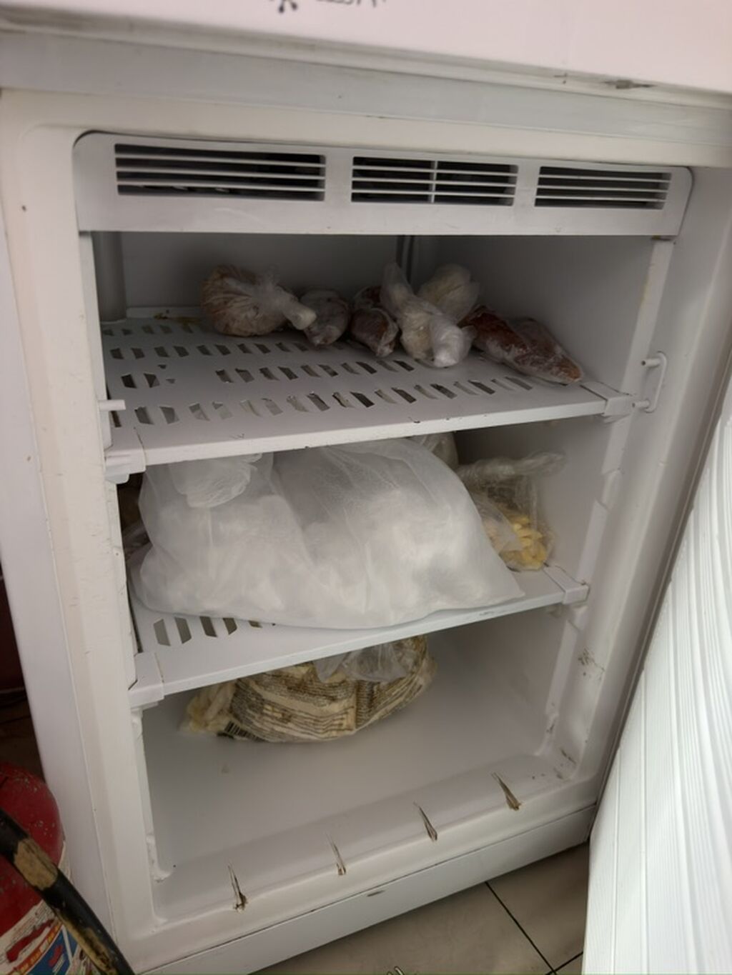 Компактный холодильник NORD FROST белого цвета. Подходит для небольшой: фото 3