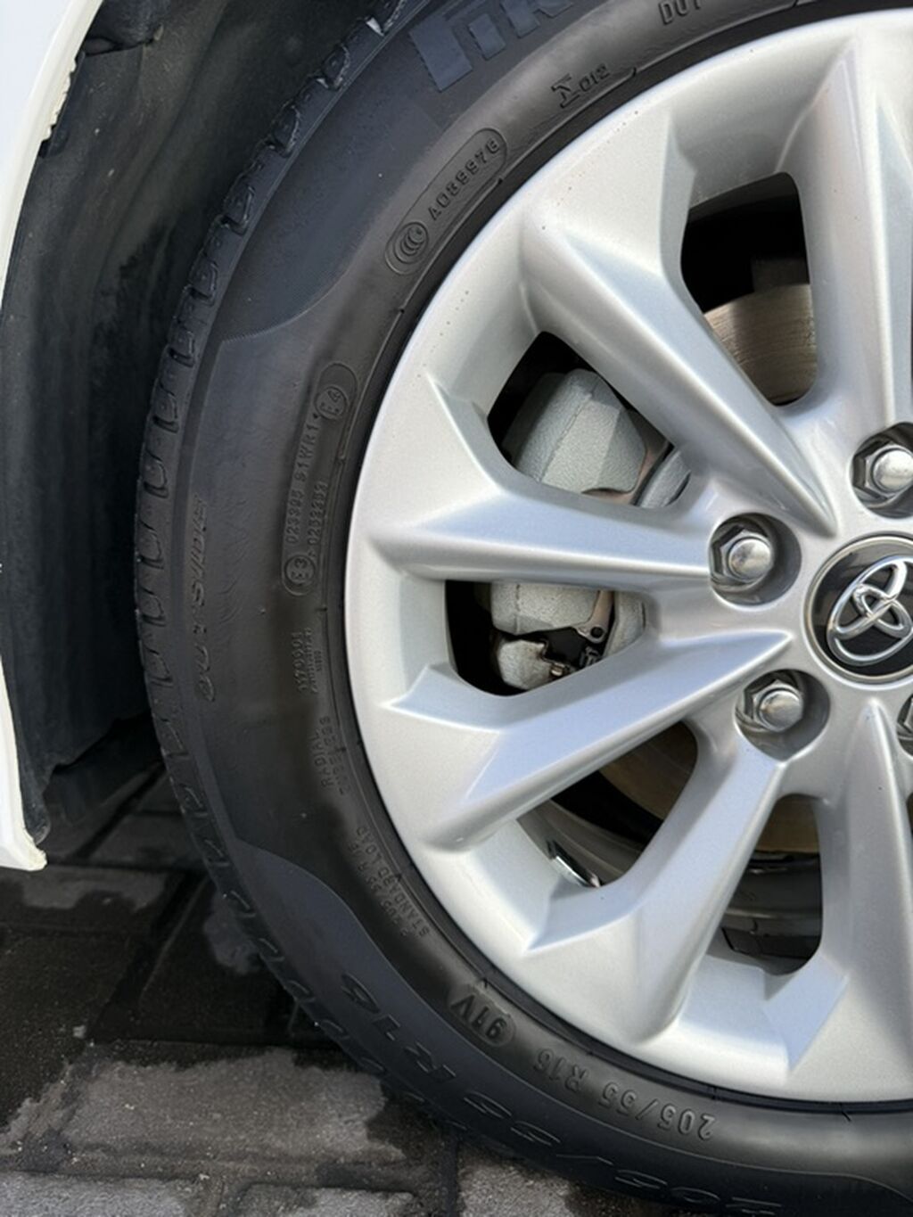 Продаю диски с летней резиной комплект для Toyota Corolla R16 Диски: фото 2
