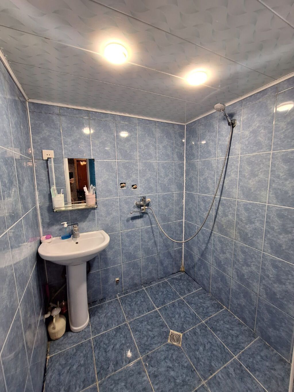Bakı, Bakıxanov qəs., 4 otaqlı, Köhnə tikili, m. Neftçilər, 72 kv. m