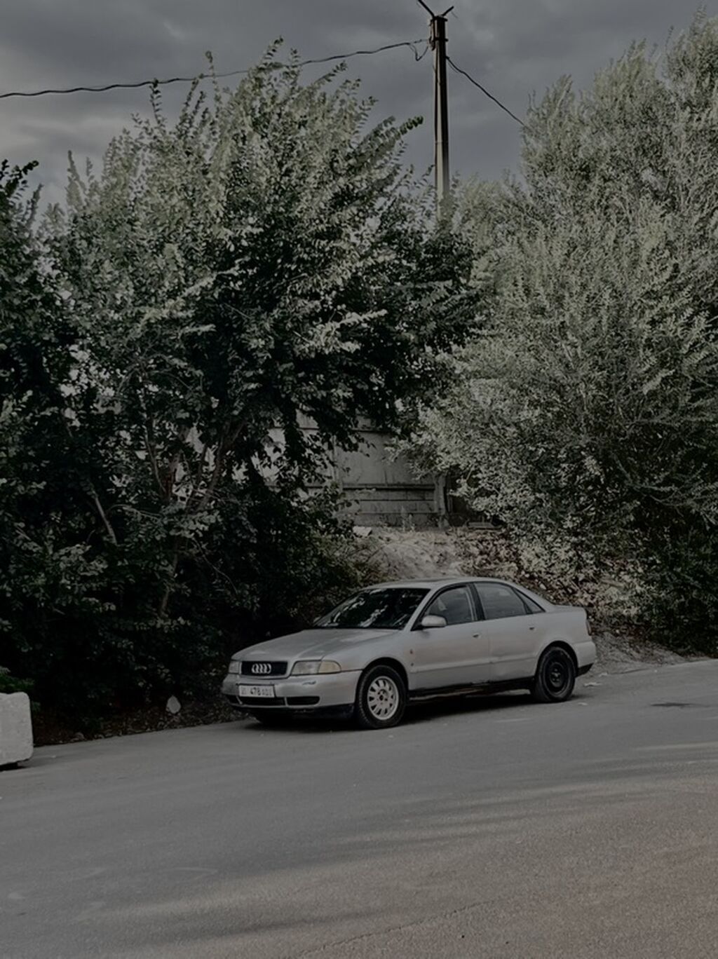 Audi A4: 1995 г., 1.8 л, Механика, Бензин, Седан: фото 2