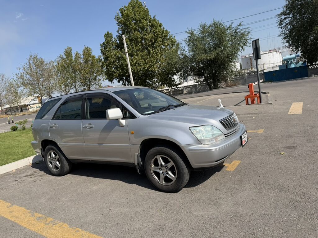 Toyota Harrier: 2003 г., Автомат, Бензин, Кроссовер: фото 3