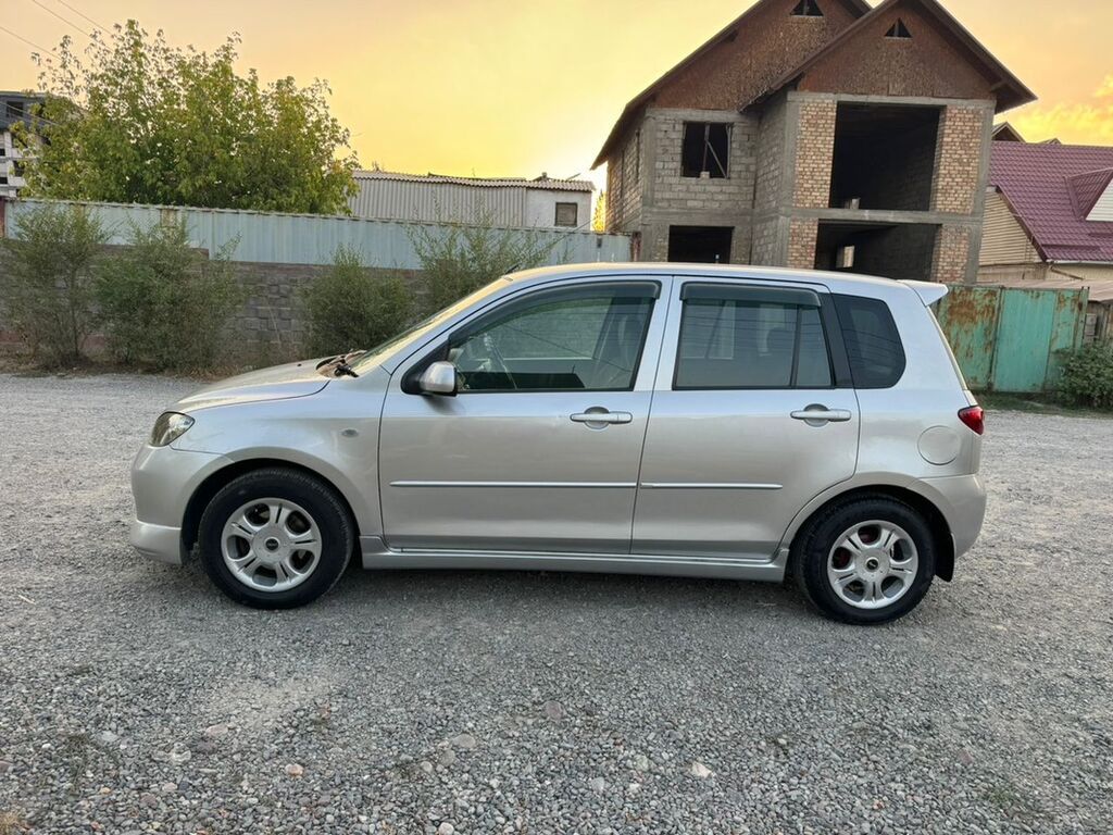 Mazda Demio: 2003 г., 1.3 л, Автомат, Бензин, Хэтчбэк: фото 6
