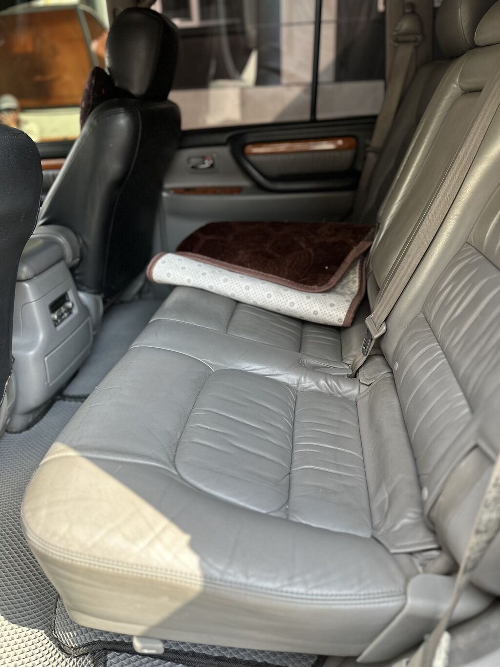 Lexus LX: 2005 г., 4.7 л, Автомат, Газ, Внедорожник: фото 5
