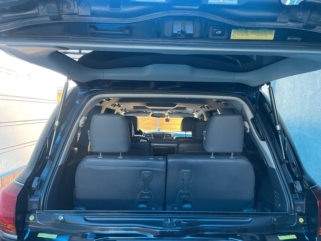 Lexus LX: 2009 г., 5.7 л, Автомат, Газ, Внедорожник: фото 8