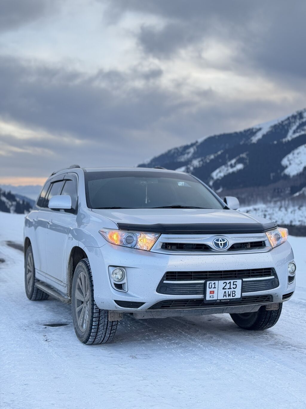 Toyota Highlander: 2012 г., 3.5 л, Автомат, Гибрид, Кроссовер — фото 3