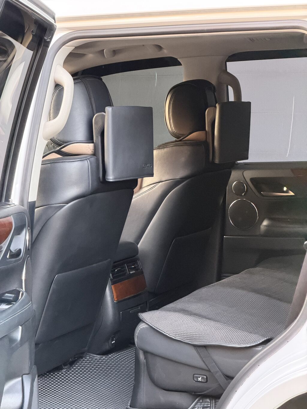 Lexus LX: 2018 г., 5.7 л, Автомат, Бензин, Внедорожник: фото 4