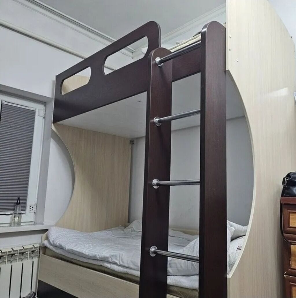 Двухярусная кровать с матрасом, стандартной ширины 85см, в длину 195см: фото 2