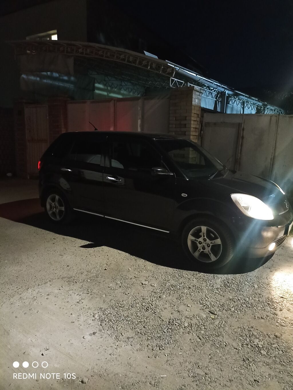 Mazda Verisa: 2005 г., 1.5 л, Автомат, Бензин, Хэтчбэк: фото 6