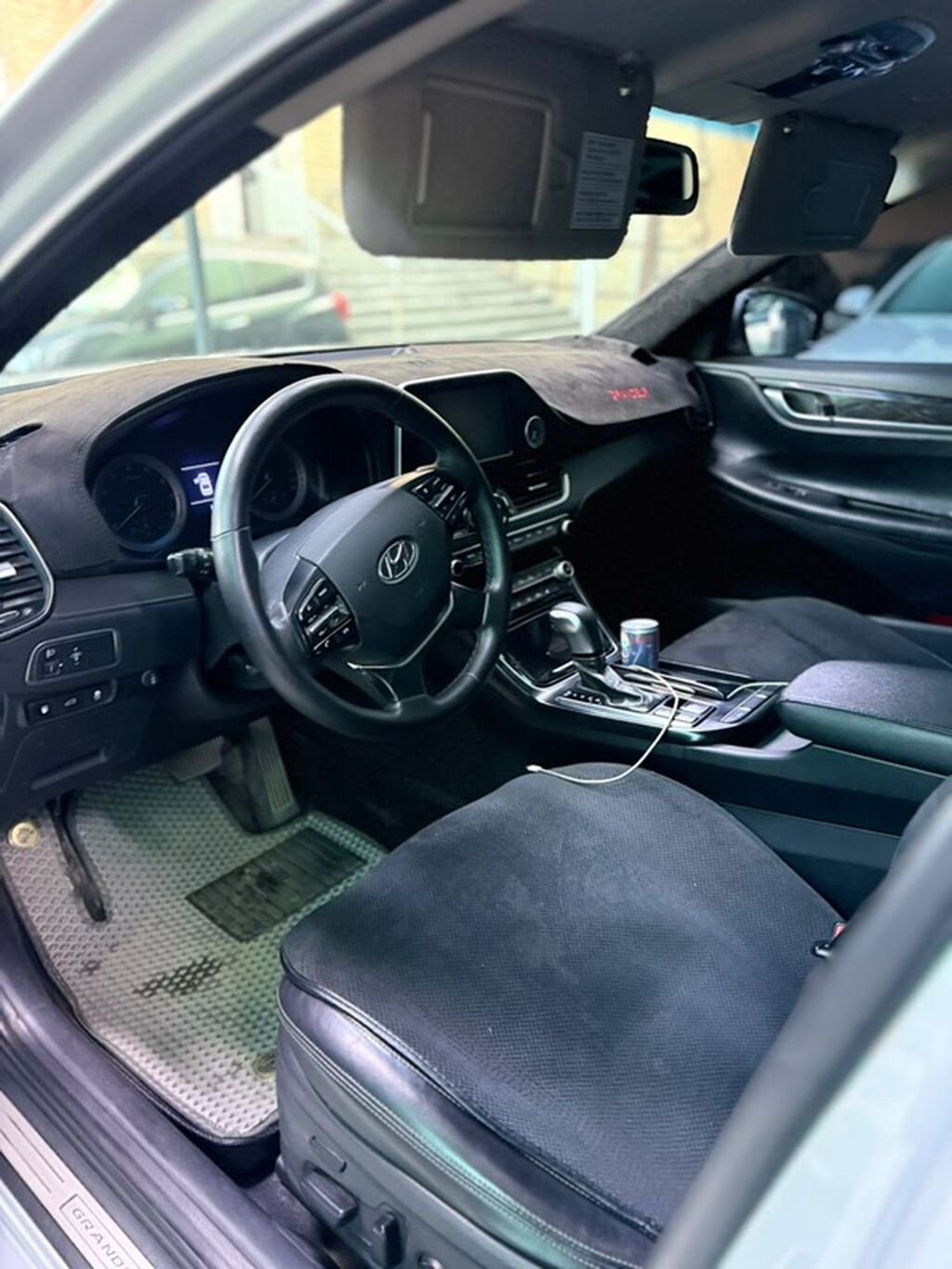 Hyundai Grandeur: 2017 г., 3 л, Автомат, Газ, Седан: фото 3