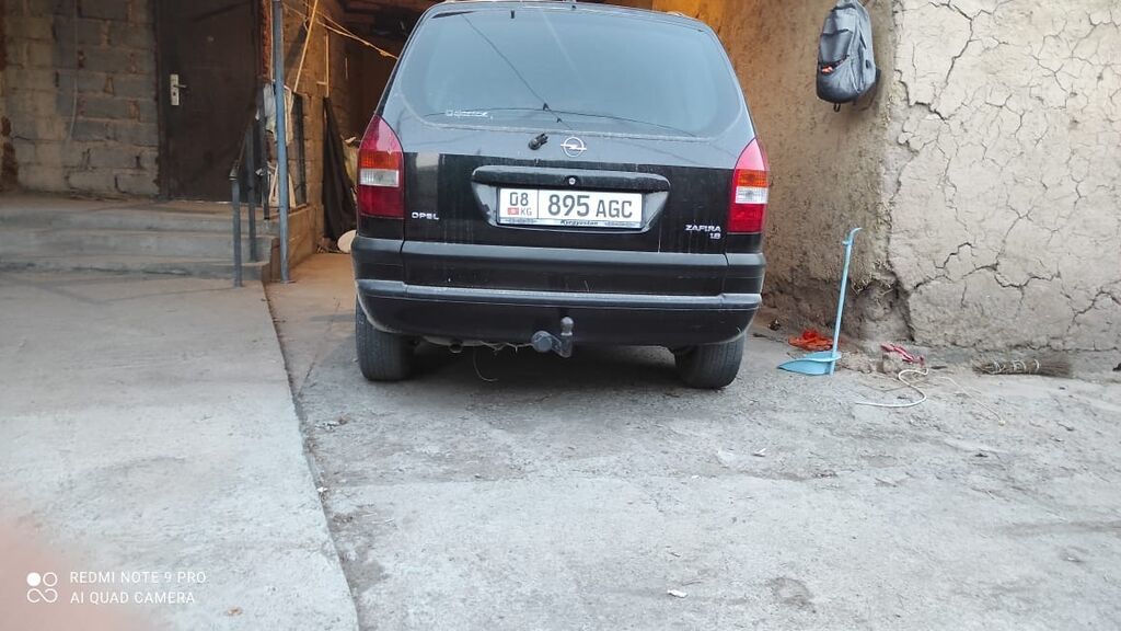 Opel Zafira: 2002 г., 1.8 л, Механика, Бензин, Минивэн — фото 4