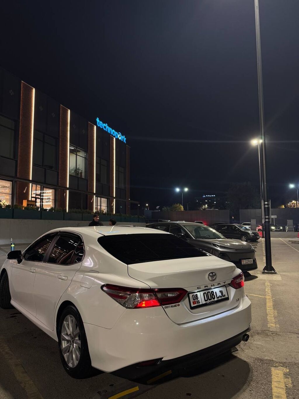 Toyota Camry: 2018 г., 2.5 л, Автомат, Бензин, Седан: фото 4