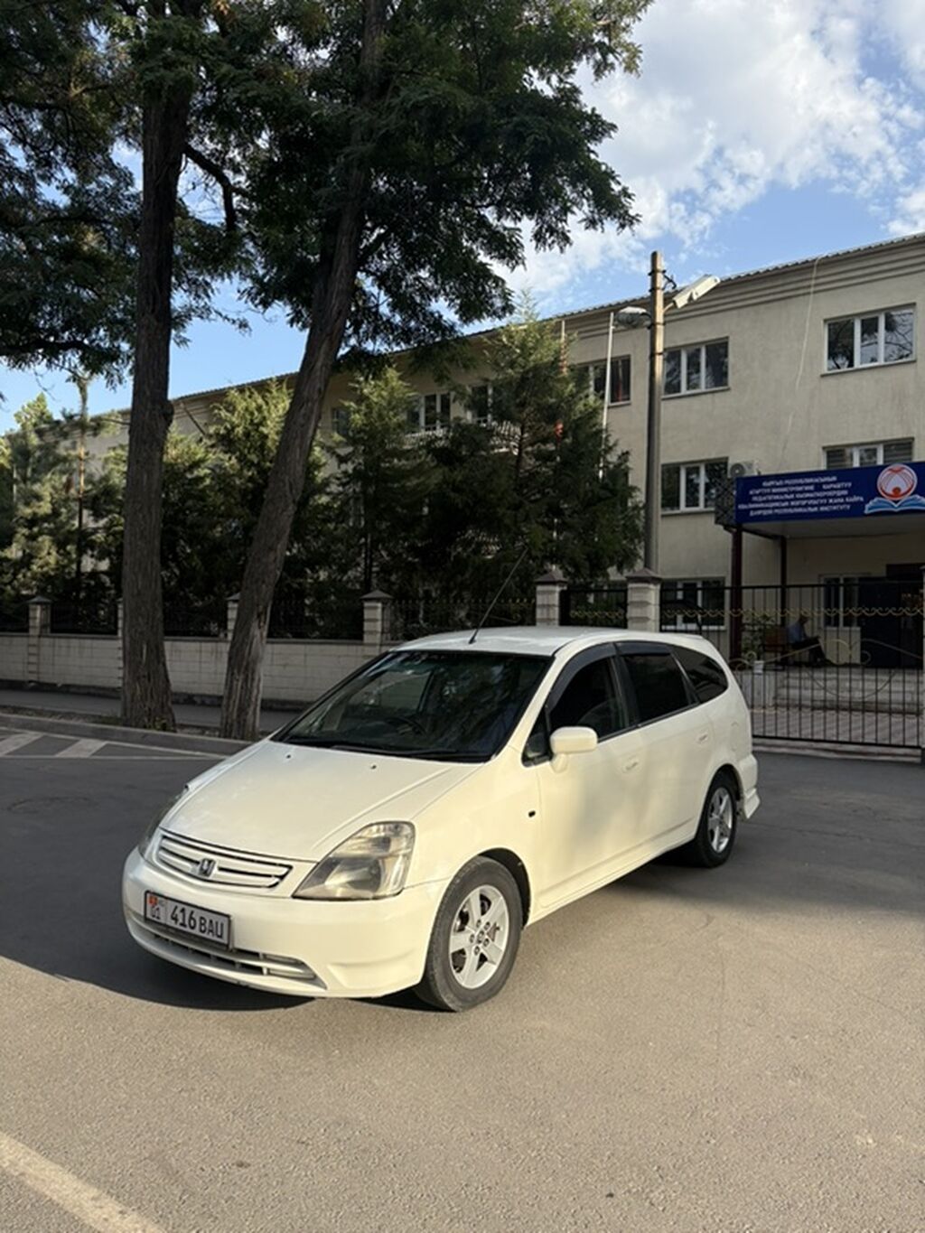 Honda Stream: 2001 г., 2 л, Автомат, Бензин, Минивэн: фото 1