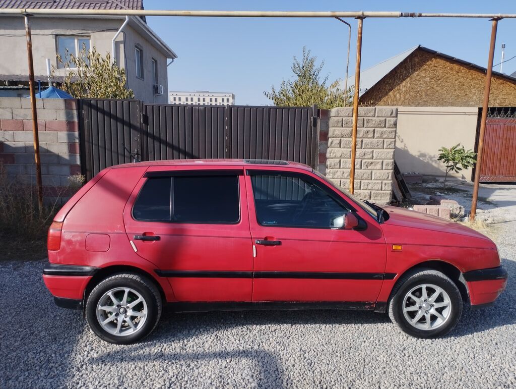 Volkswagen Golf: 1993 г., 1.8 л, Механика, Бензин, Хэтчбэк: фото 4